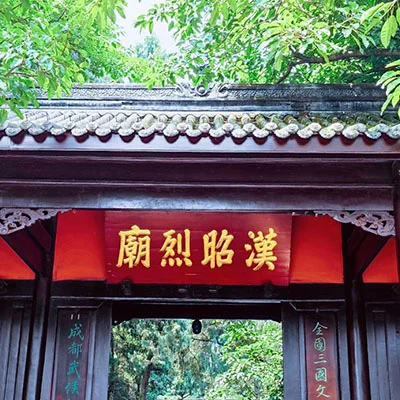Leshan Giant Buddha: How to Avoid Tourist Traps from Chengdu